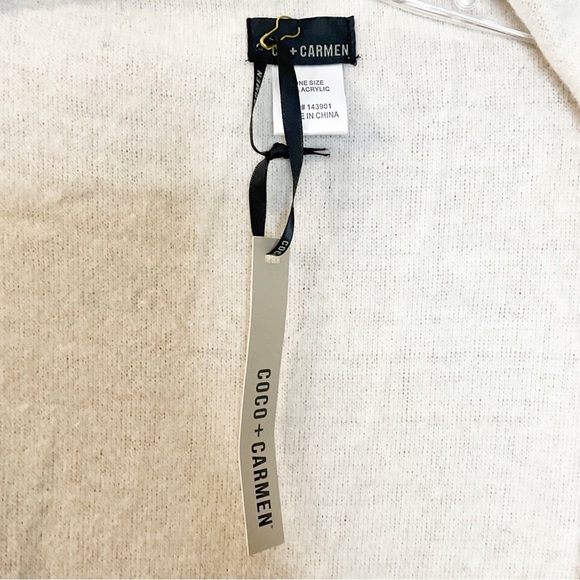 Coco + Carmen One Size Oversizeed Poncho Throw Sweater Tan & Camel Tan New - Picture 2 of 3